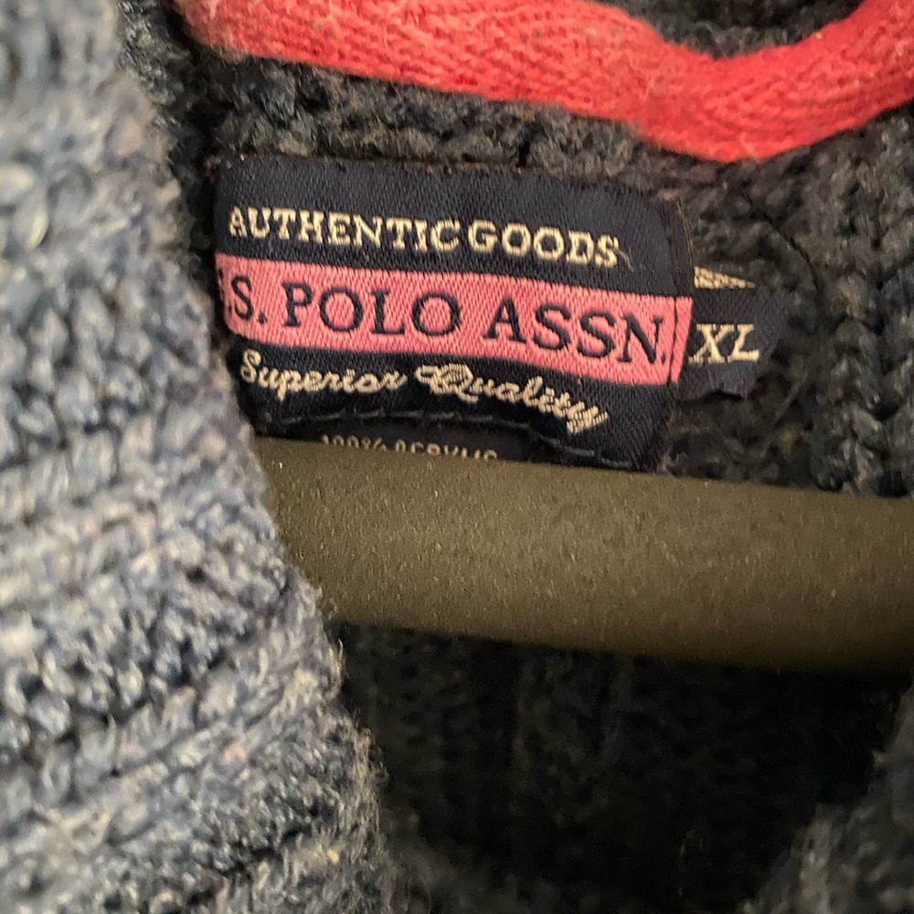 Pullover - Picture 2 of 2